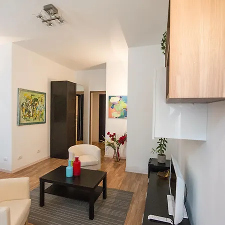 ريزيدنتسا كالفينو شقة فندقية ميلان